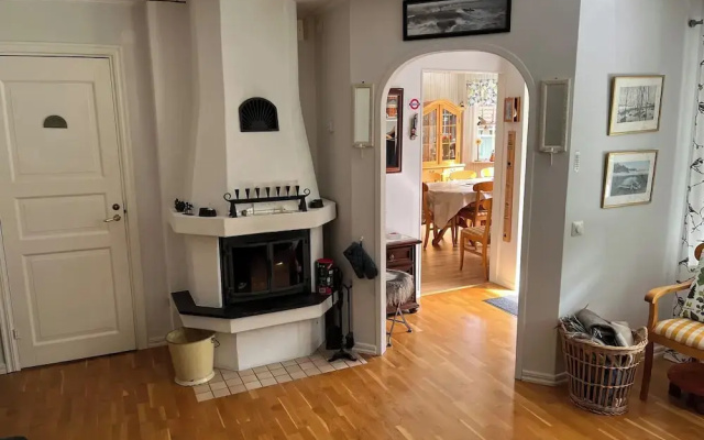House with Hot Tub and Sauna 300 near the Lake