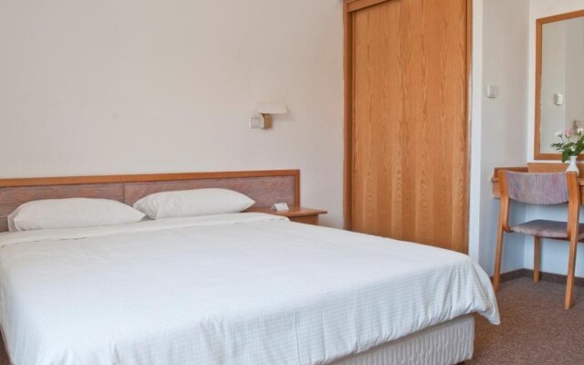 Tadmor Hotel
