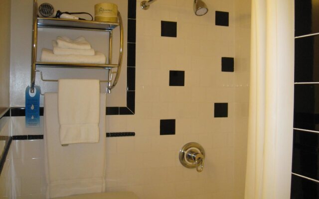Wolcott Hotel