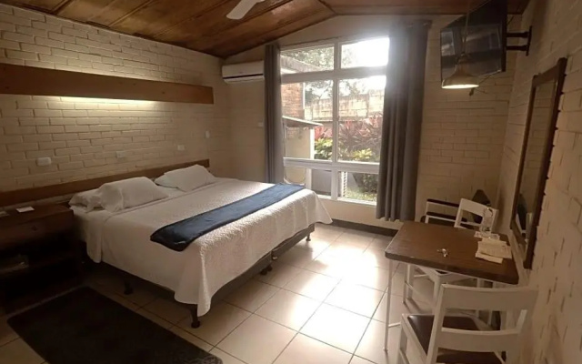 Hotel La Colonia
