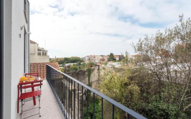 Lovelystay - Central Flat W/ Ac And Balcony