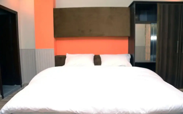 Hak Mall Suites