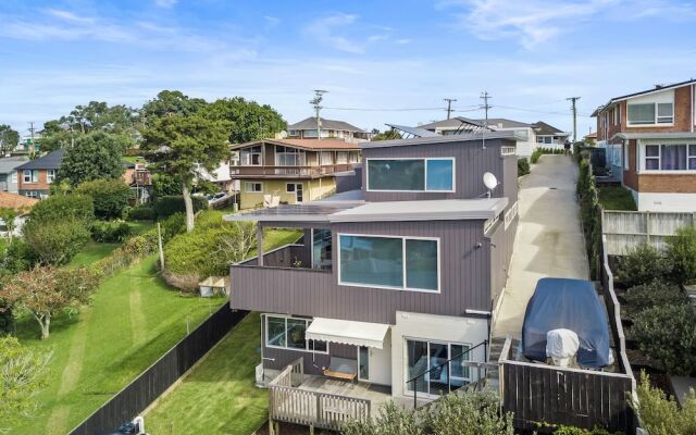 Sensational North Shore Retreat -Netflix