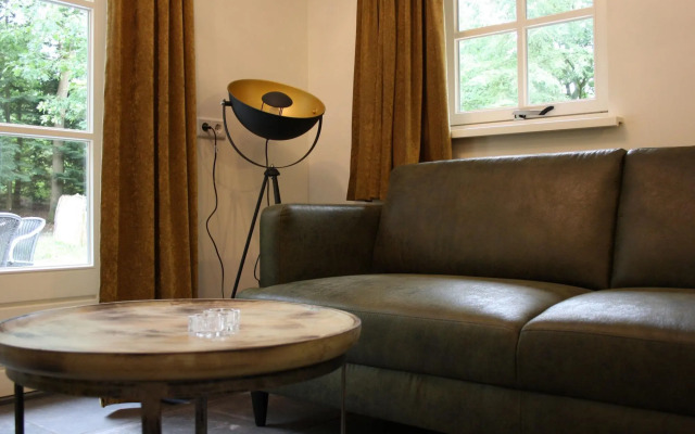 Cozy Bungalow With two Bathrooms, in the Forest