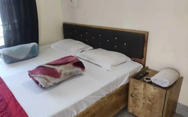 Hotel Kamal Ganga & Restaurant