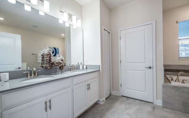 1671 Moonvalley Drive