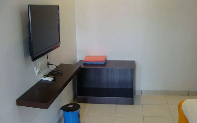 White House Homestay