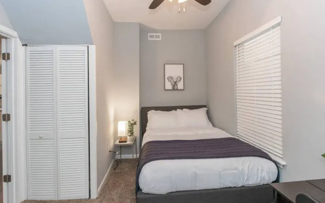 Beautiful 3BR2BA CozySuites |7 min to Lucas Oil