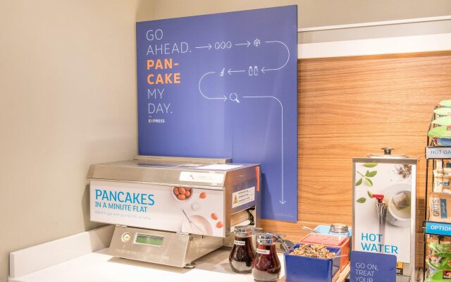 Holiday Inn Express & Suites Columbia-I-26 @ Harbison Blvd by IHG