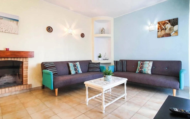 Apartment - Sleeps 2, Parking & Pool Access
