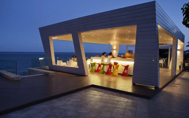 Sunrise Hotel