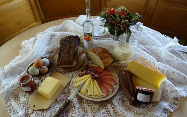 Wooden Apartment With Mountain View