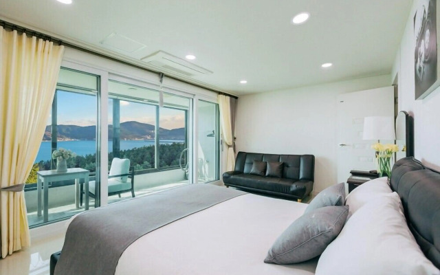 Arco Poolvilla Pension