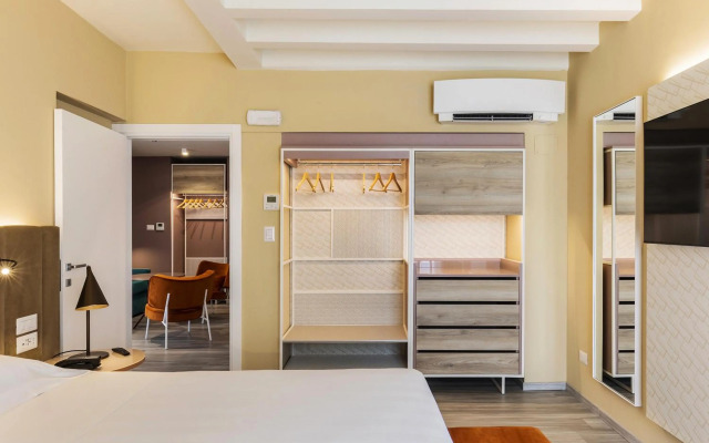 Adesso Hotel