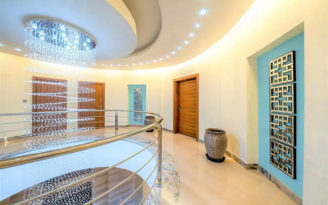 Ultimate Luxury sea front villa with private pool Palm Jumeirah