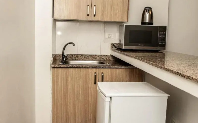 Maroko Bayshore Suites