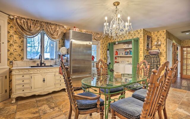 1 Mi to Lake Wallenpaupack: Spacious Poconos Villa