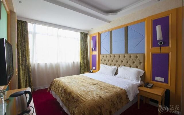 Roman Holiday Hotel (Wuhan Xibei Lake)