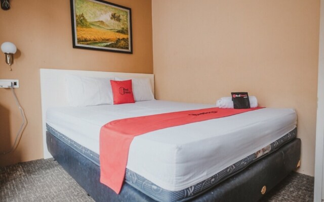 Reddoorz Plus Near Plaza Ambarukmo