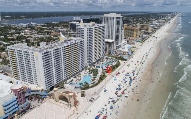 Ocean Walk 609