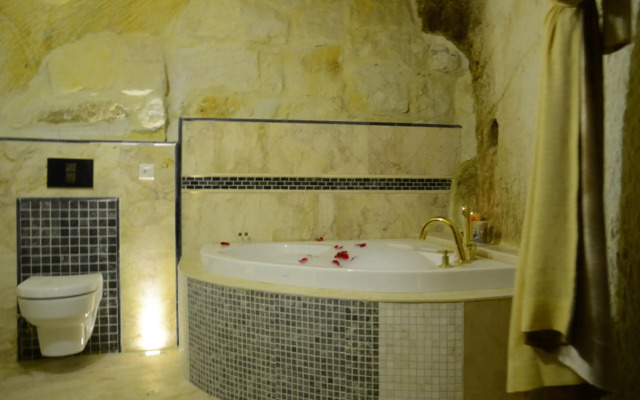 Golden Cave Suites