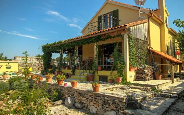Tuscan Style Villa Kolačje With Pool