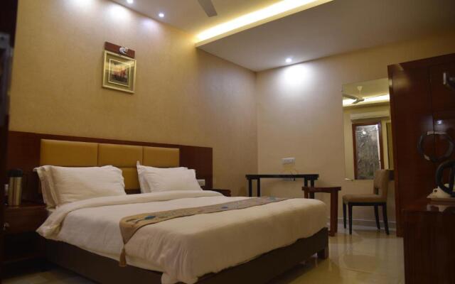 Raghu Mahal Hotel