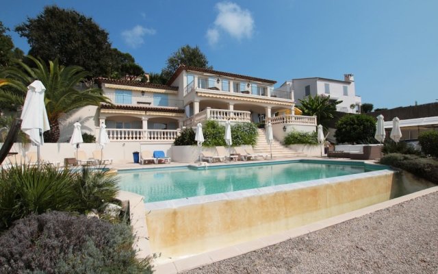 Les Cavaliers de Saint Paul B&B