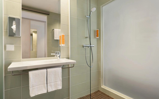 Super 8 by Wyndham Dresden