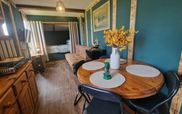 Sea View hut Sleeps 4/6