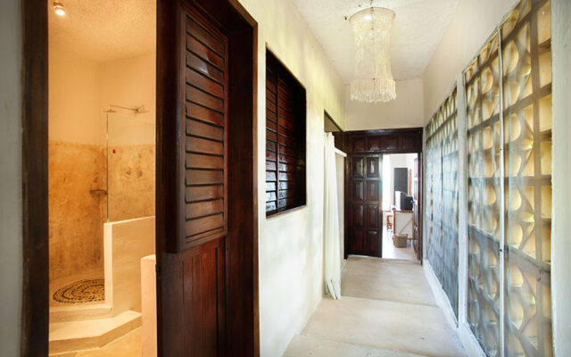 Maria's Kan Kin with Private Beach