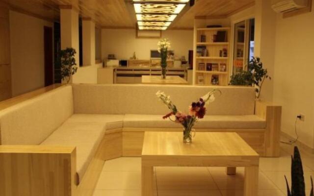 Maki Hotel 2