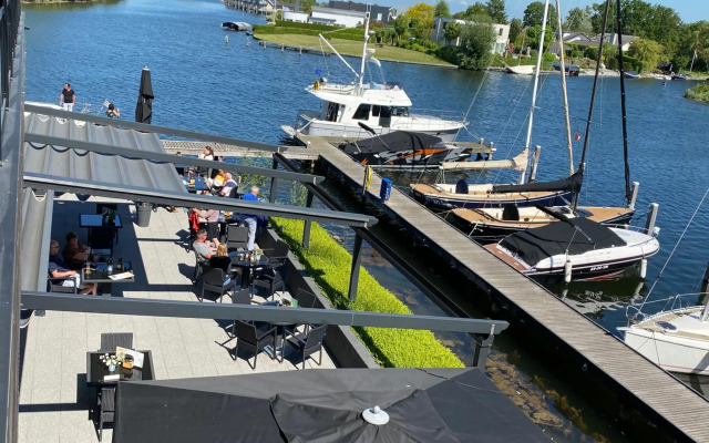 Näher am Wasser kann man nicht wohnen!