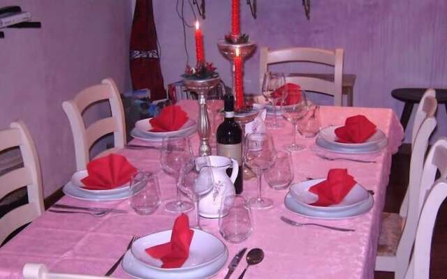 Azalea & Glicine House