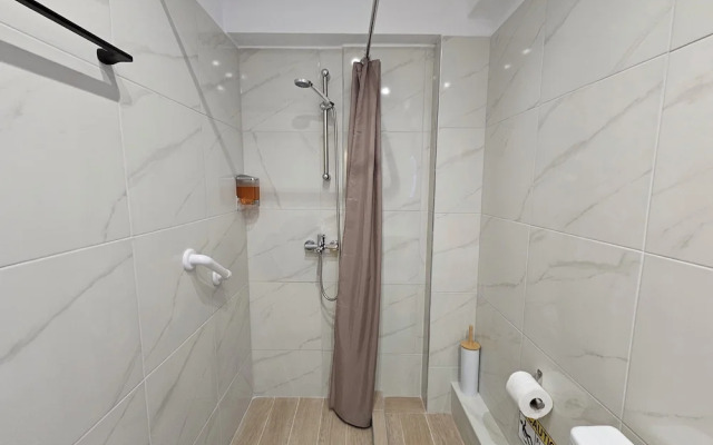 Lemon Tree Suites Near ATH Airport