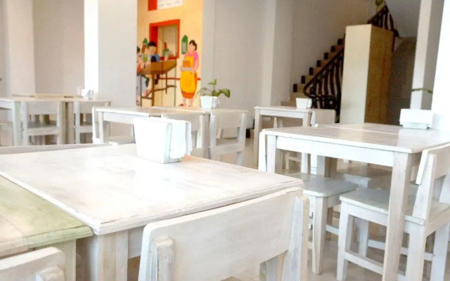 Oyo 1489 Simona Hotel