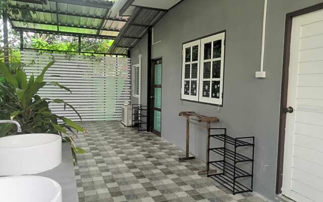 Backpack Hostel Kohyaoyai