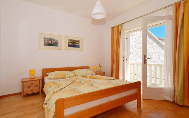 Stunning Apartment in Bol