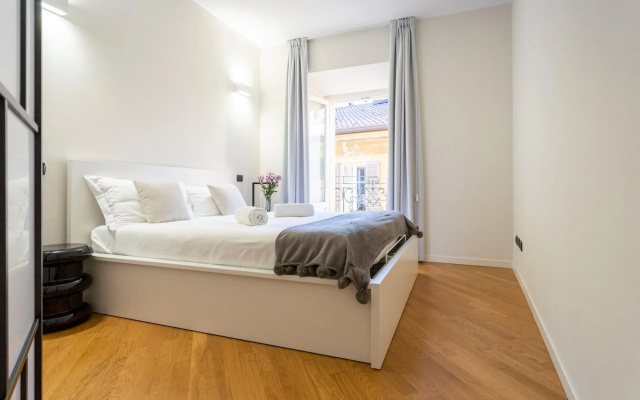 White Flat in Como City Center by Rent all Como