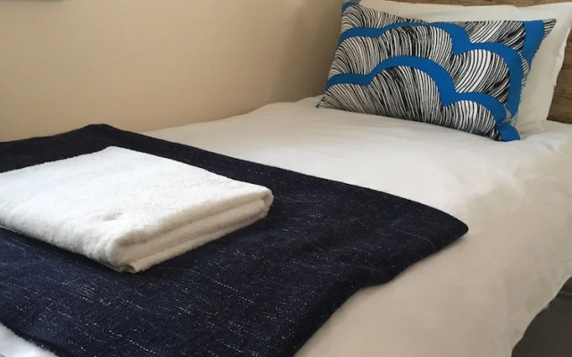 Glastonbury Backpackers at the Crown