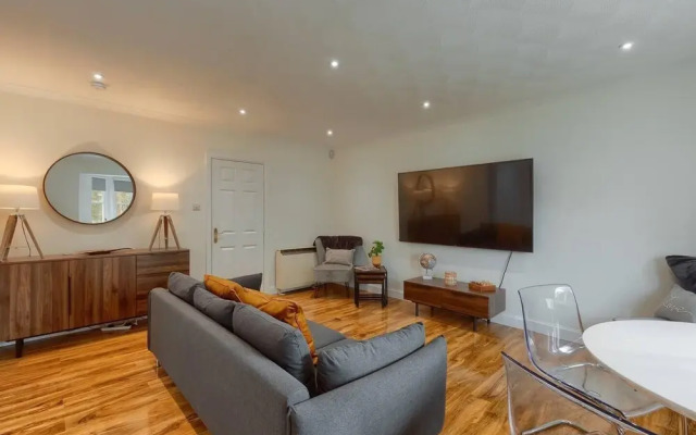 Captivating 3-bed Apartment by Gleneagles