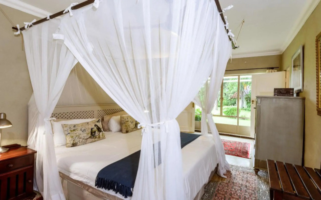Khaya Ndlovu Safari Manor