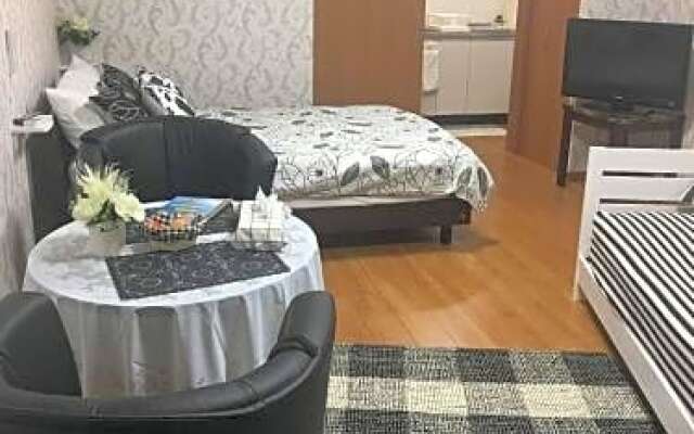 Ken's Beachfront Cafe & Lodge BL4, Oceanfront with Free Canoe Rental