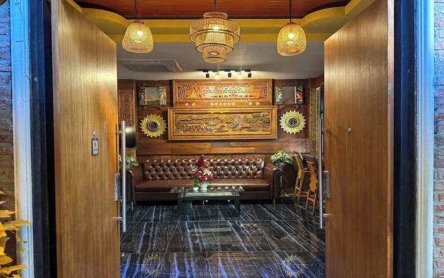 Chiangmai Lanna & Modern Loft  Hotel