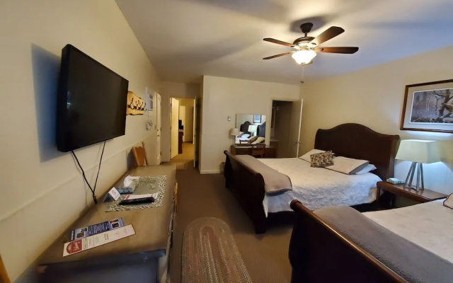 Lakewood Lodge