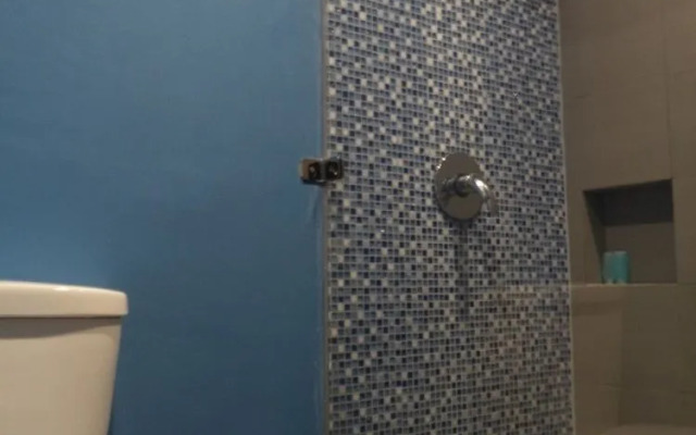 Capital O 1662 Ole Suites Hotel