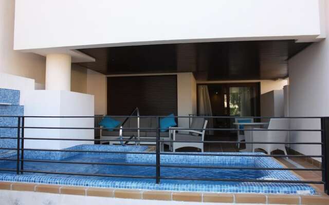 Beach Apartment with Private Pool