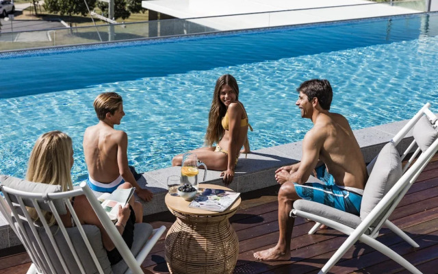 Sky Broadwater Apartments