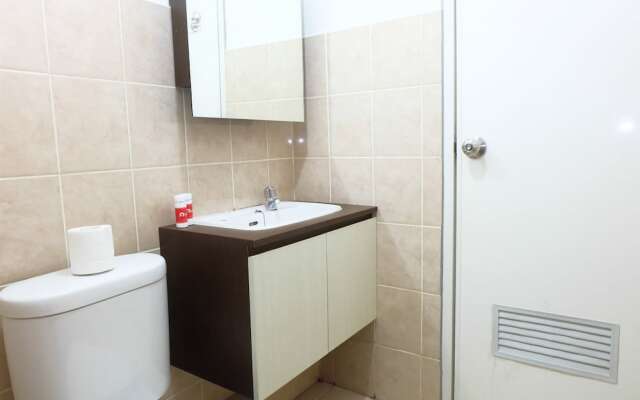 Pool View Green Bay Apartment Pluit