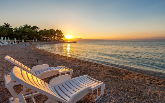 Blue Waves Resort